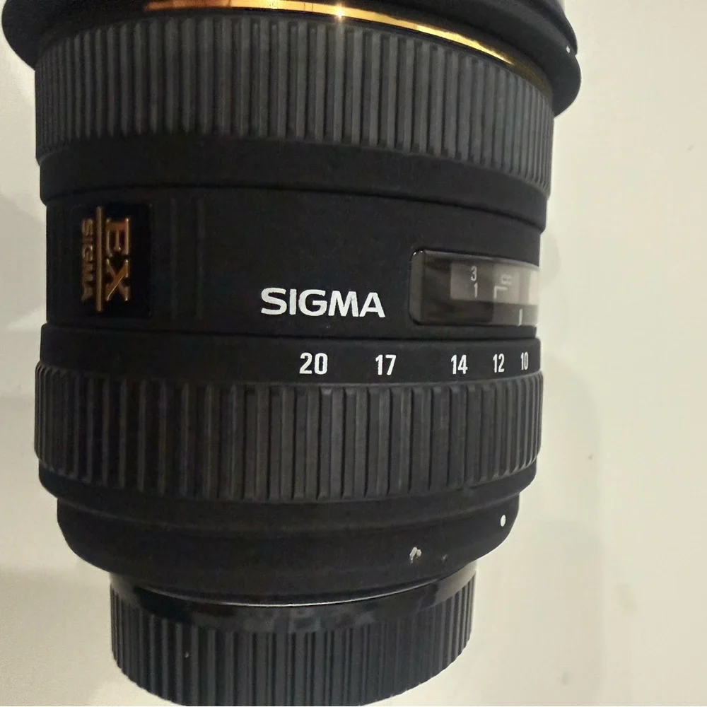 Sigma AF 10-20mm f/4-5.6 EX DC HSM wide-angle lens for Nikon F-Mount